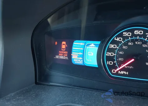 2010 Ford Fusion Hybrid z USA, uszkodzony, nr VIN 3FADP0L3XAR143399